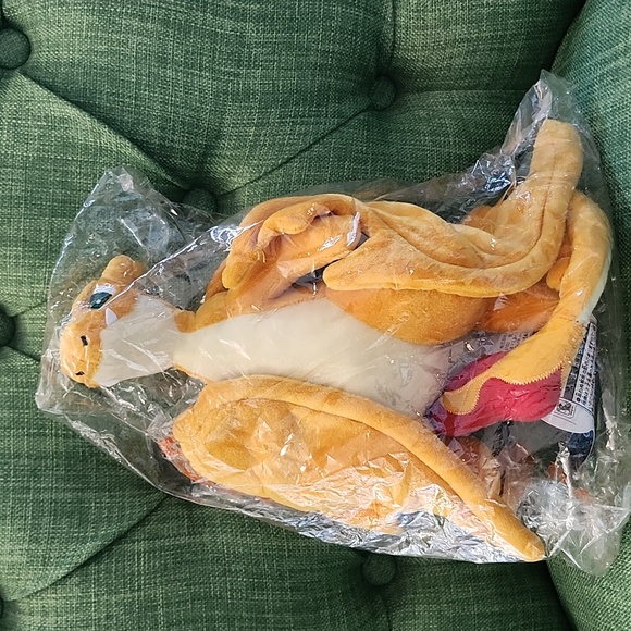 Pokemon Charizard Plush - Picture 3 of 4